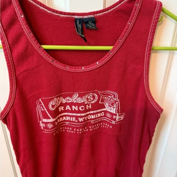 Red tank top seen on Carrie Bradshaw - Picture 3 of 5